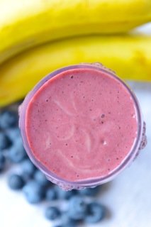 Banana and berry smoothie