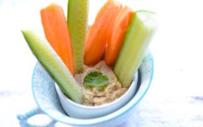 Hummus with carrots and cucumber