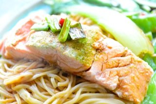 Tamari salmon noodles
