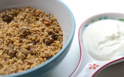 Muesli and fresh fruit