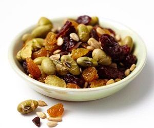 Nuts, seeds and raisins